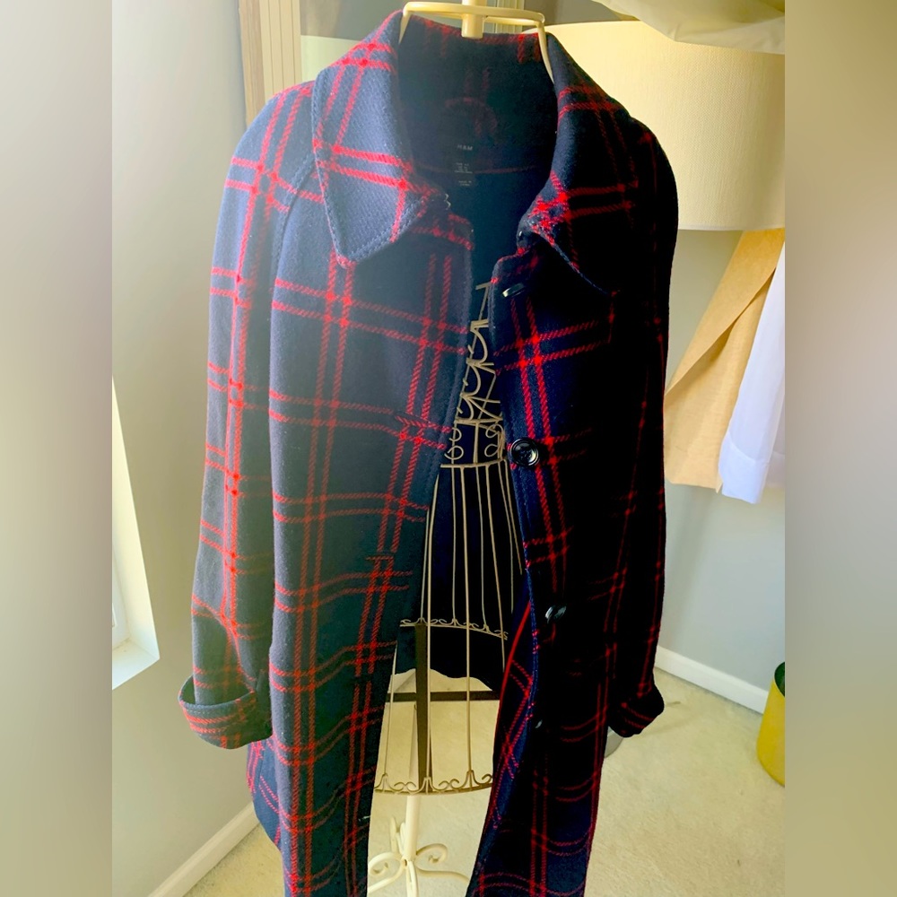 Womens H&M coat size 16 in very good condition no tears or holes